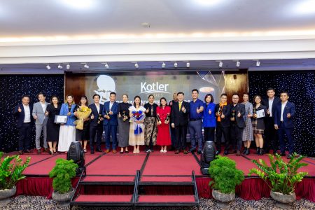 Kotler Awards do GS Philip Kotler sáng lập, vinh danh những Chuyên gia, Nhà tiếp thị Chiến lược và Doanh nghiệp xuất sắc!